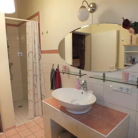 Taubenhof - Gut Affittacamere 4*